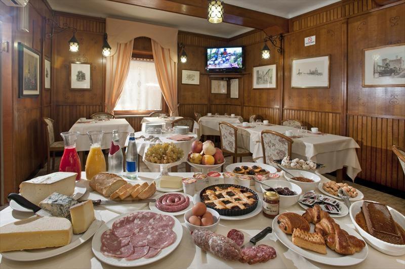Albergo Badellino Bra Ngoại thất bức ảnh